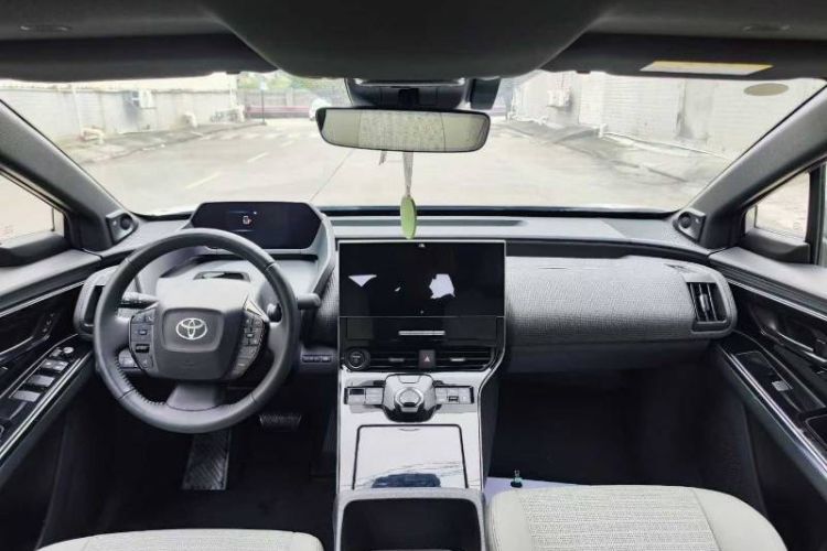 Used Toyota GAC bZ4X 2022 X-MODE Four-Wheel Drive Ultra Interior 1