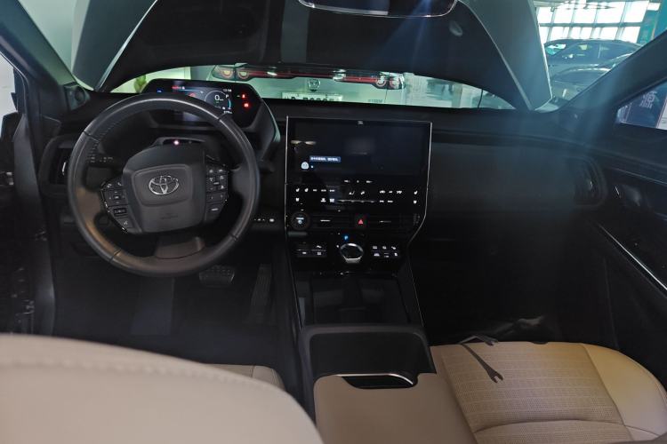 Used Toyota GAC bZ4X 2022 X-MODE Four-Wheel Drive Ultra Interior 2