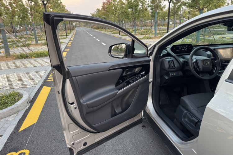 Used Toyota GAC bZ4X 2022 Long-Range Elite Interior 4