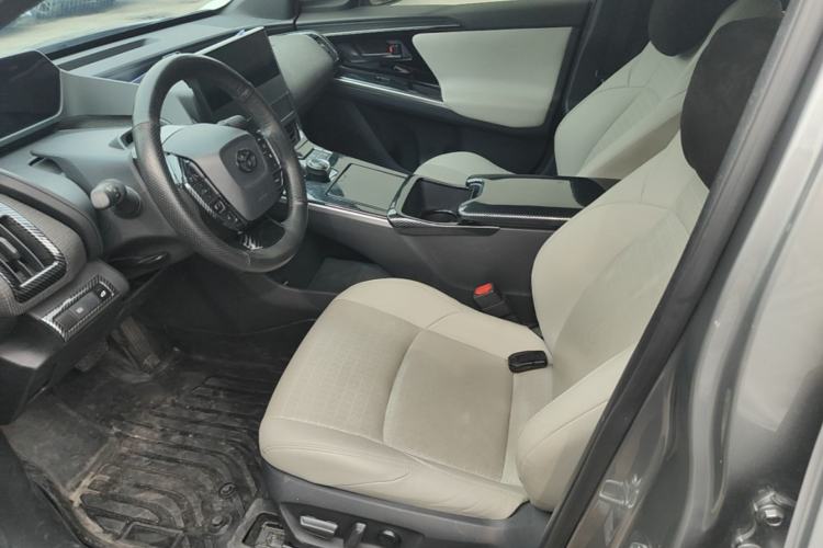 Used Toyota GAC bZ4X 2022 Long-Range Pro Left Front Seat