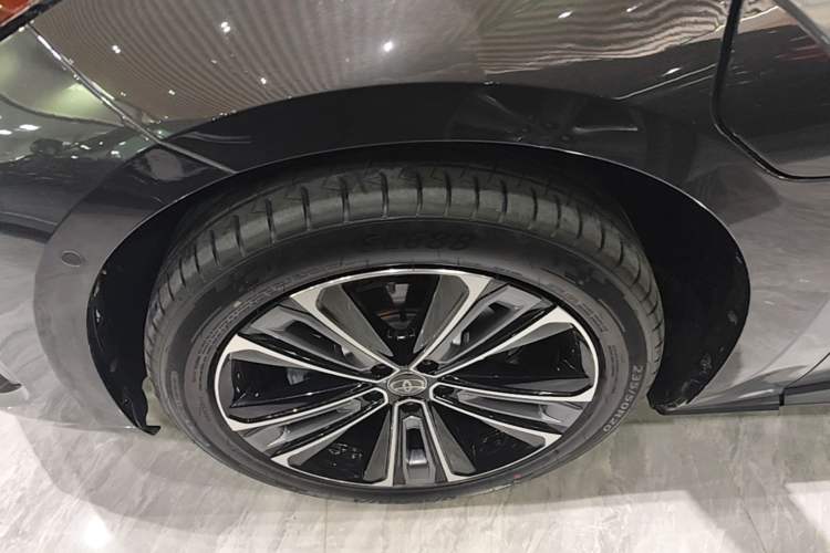 Used Toyota GAC bZ4X 2022 X-MODE Four-Wheel Drive Ultra Left Front Wheel Hub