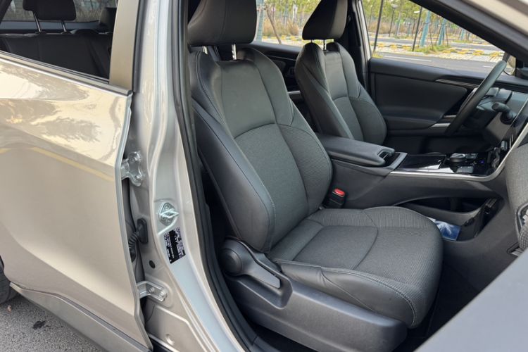 Used Toyota GAC bZ4X 2022 Long-Range Elite Right Front Seat