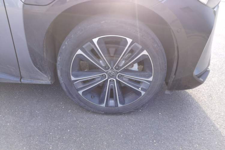 Used Toyota GAC bZ4X 2022 X-MODE Four-Wheel Drive Ultra Right Front Wheel Hub