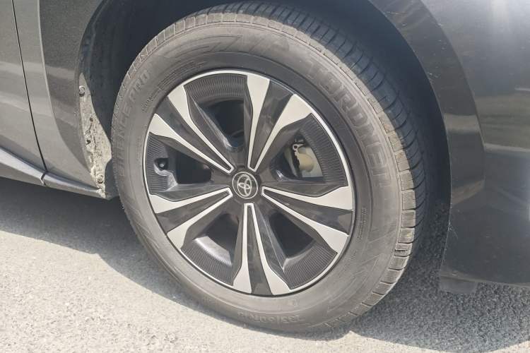 Used Toyota GAC bZ4X 2022 Long-Range Pro Right Front Wheel Hub