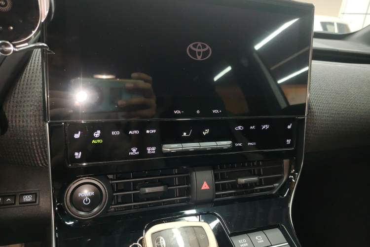 Used Toyota GAC bZ4X 2022 Long-Range Pro Audio And AC Panel