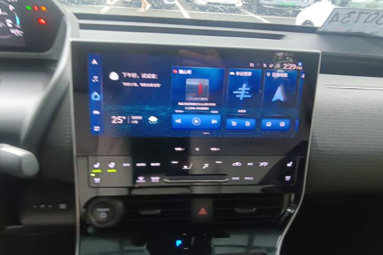 Used Toyota GAC bZ4X 2022 Long-Range Elite Audio And AC Panel