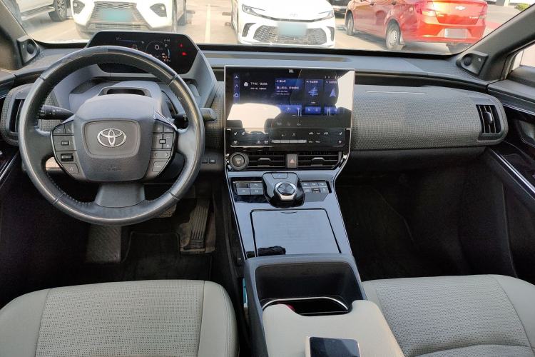 Used Toyota GAC bZ4X 2022 X-MODE Four-Wheel Drive Ultra Center Console