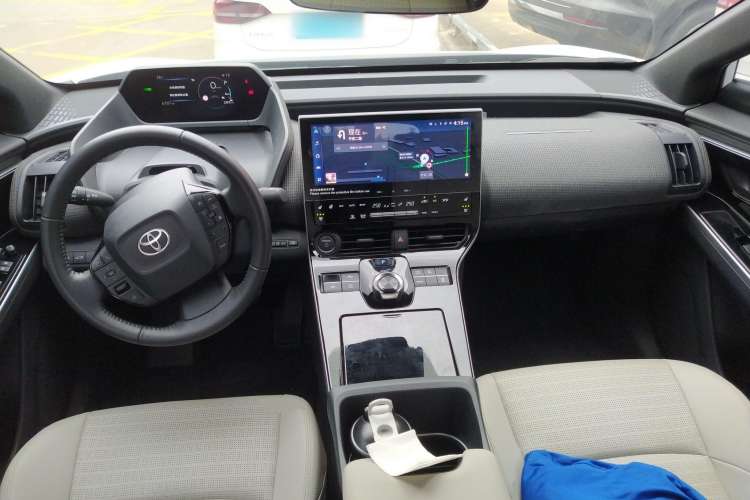 Used Toyota GAC bZ4X 2022 Long-Range Pro Center Console