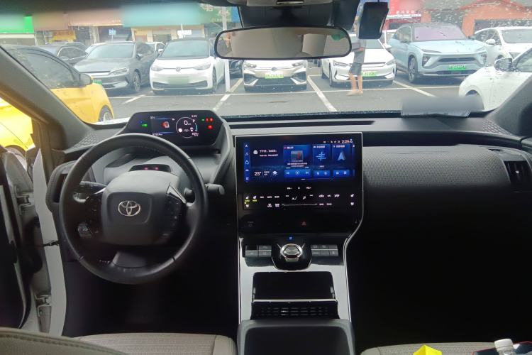 Used Toyota GAC bZ4X 2022 Long-Range Elite Center Console