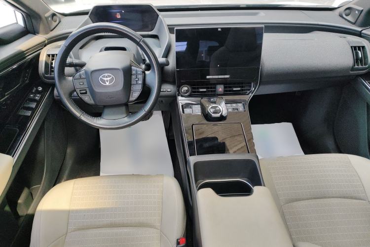 Used Toyota GAC bZ4X 2022 X-MODE Four-Wheel Drive Ultra Center Console