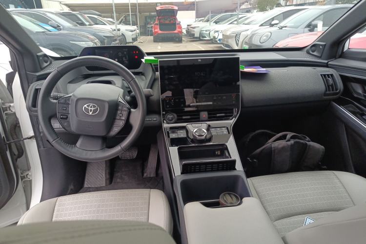 Used Toyota GAC bZ4X 2022 Long-Range Pro Center Console