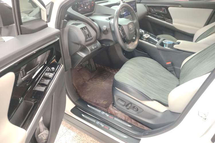 Used Toyota GAC bZ4X 2022 Long-Range Pro Driver Seat