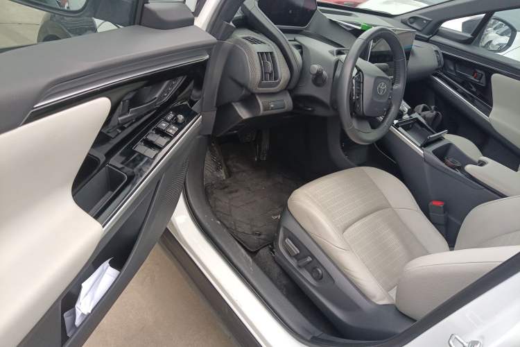 Used Toyota GAC bZ4X 2022 Long-Range Pro Driver Seat