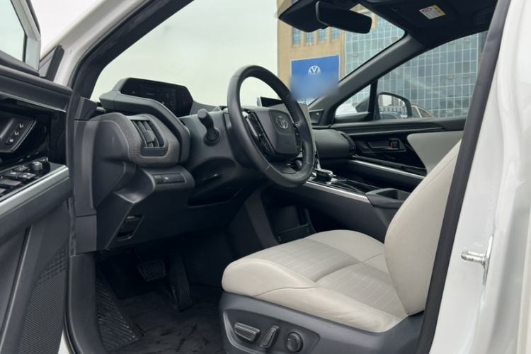 Used Toyota GAC bZ4X 2022 Long-Range Pro Interior 2