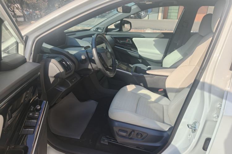 Used Toyota GAC bZ4X 2022 X-MODE Four-Wheel Drive Ultra Interior 2