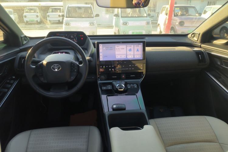 Used Toyota GAC bZ4X 2022 X-MODE Four-Wheel Drive Ultra Interior 2