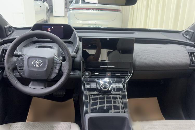 Used Toyota GAC bZ4X 2022 X-MODE Four-Wheel Drive Ultra Interior 3