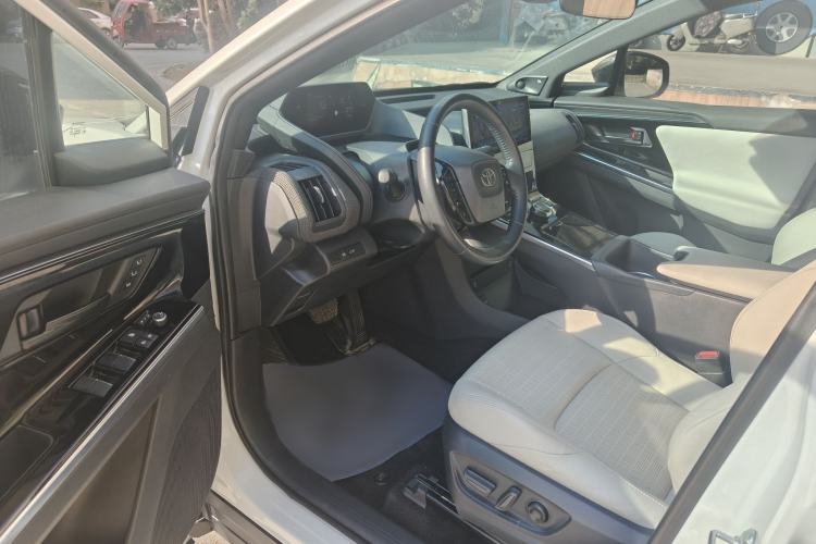Used Toyota GAC bZ4X 2022 X-MODE Four-Wheel Drive Ultra Interior 3
