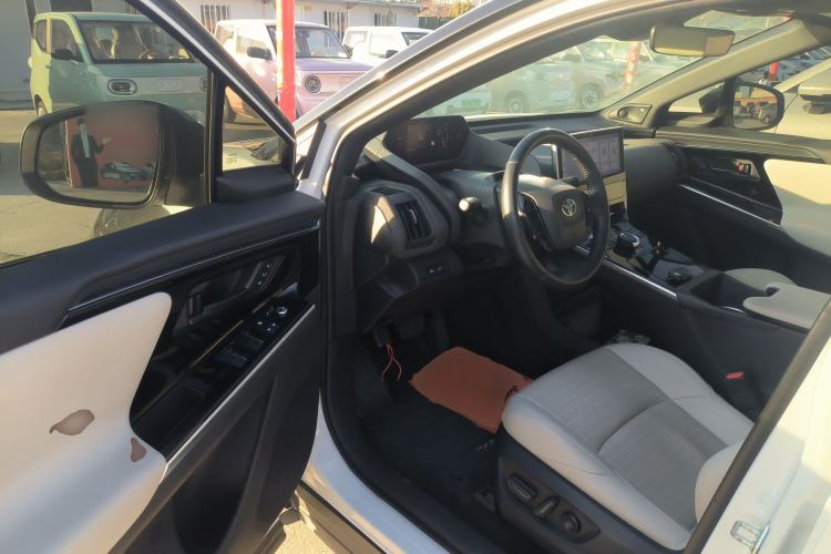 Used Toyota GAC bZ4X 2022 X-MODE Four-Wheel Drive Ultra Interior 3
