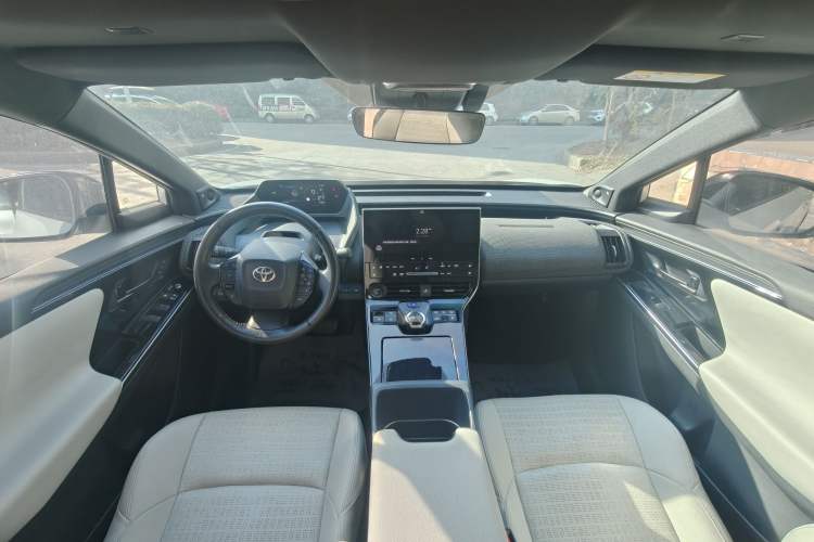 Used Toyota GAC bZ4X 2022 X-MODE Four-Wheel Drive Ultra Interior 5