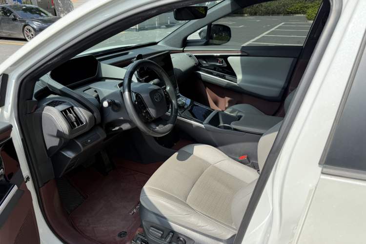 Used Toyota GAC bZ4X 2022 X-MODE Four-Wheel Drive Pro Interior 5