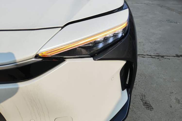 Used Toyota GAC bZ4X 2022 X-MODE Four-Wheel Drive Ultra Left Front Headlight