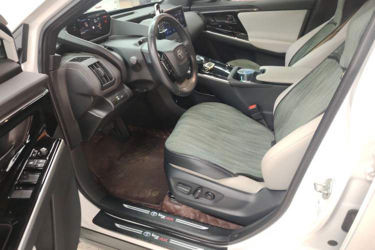 Used Toyota GAC bZ4X 2022 Long-Range Pro Left Front Seat
