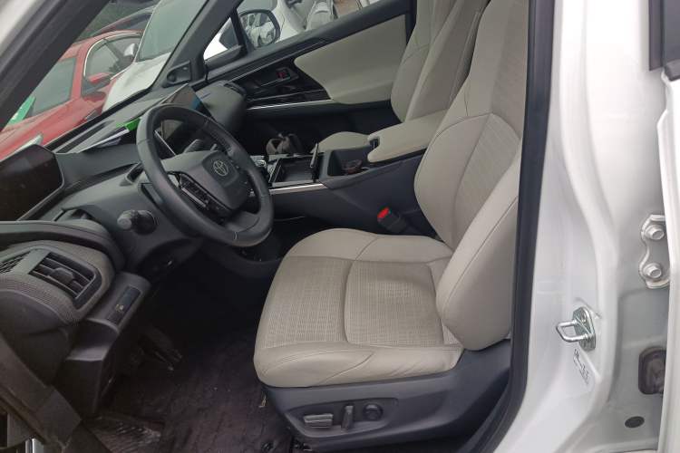 Used Toyota GAC bZ4X 2022 Long-Range Pro Left Front Seat
