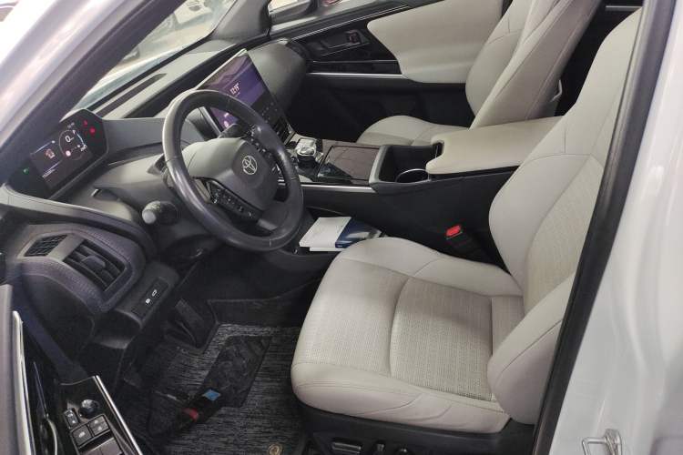 Used Toyota GAC bZ4X 2022 Long-Range Pro Left Front Seat