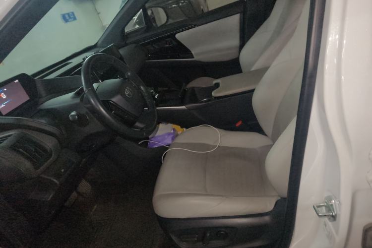 Used Toyota GAC bZ4X 2022 Long-Range Pro Left Front Seat