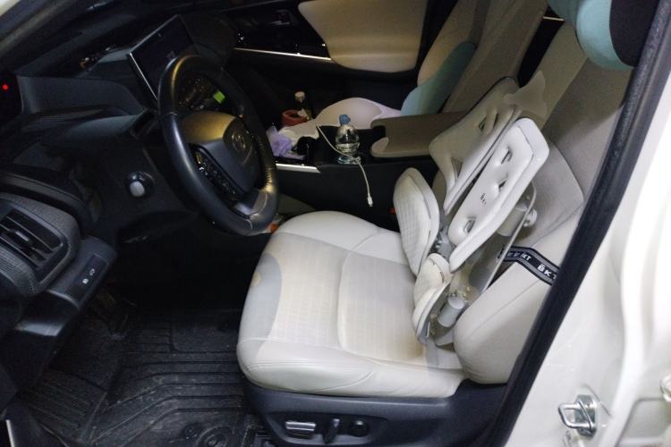 Used Toyota GAC bZ4X 2022 Long-Range Pro Left Front Seat