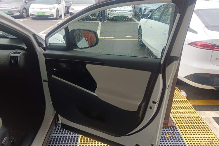 Used Toyota GAC bZ4X 2022 Long-Range Elite Right Front Door Interior