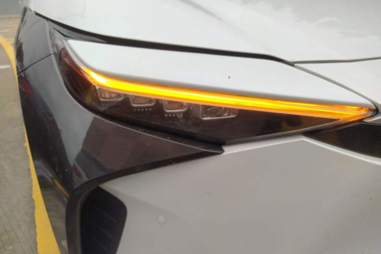 Used Toyota GAC bZ4X 2022 Long-Range Pro Right Front Headlight