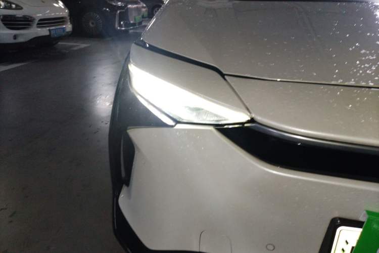 Used Toyota GAC bZ4X 2022 Long-Range Pro Right Front Headlight