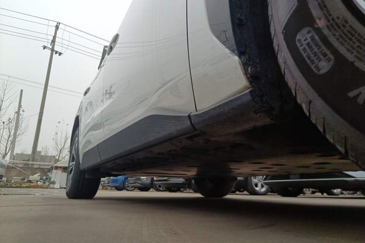 Used Toyota GAC bZ4X 2022 Long-Range Pro Right Side Sill