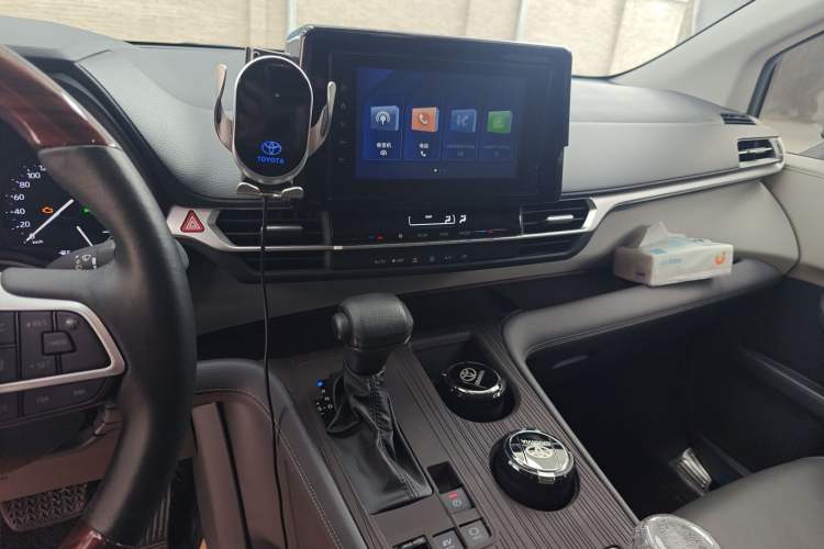 Used Toyota Granvia 2023 2.5L Hybrid Luxury Edition Audio And AC Panel