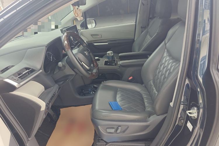 Used Toyota Granvia 2023 2.5L Hybrid Luxury Edition Left Front Seat