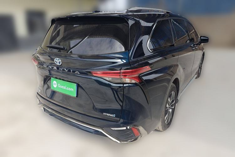 Used Toyota Granvia 2023 2.5L Hybrid Luxury Edition Rear Right 45 Deg