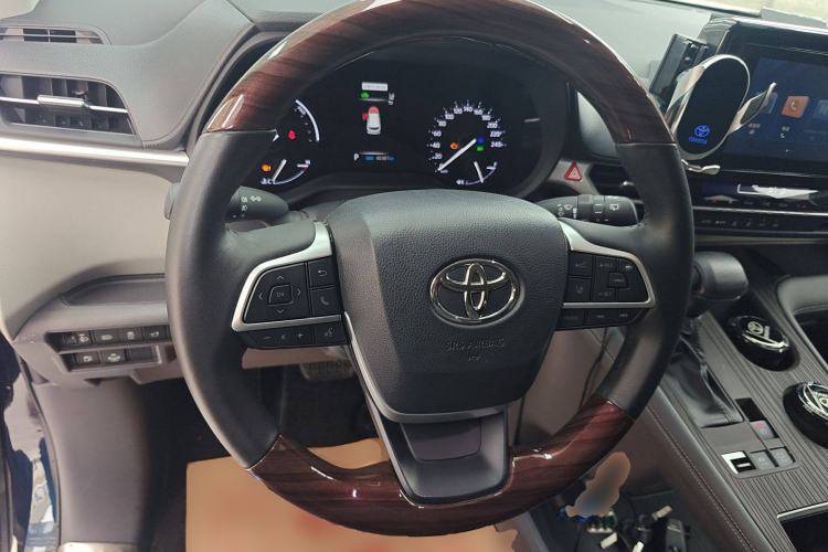 Used Toyota Granvia 2023 2.5L Hybrid Luxury Edition Steering Wheel