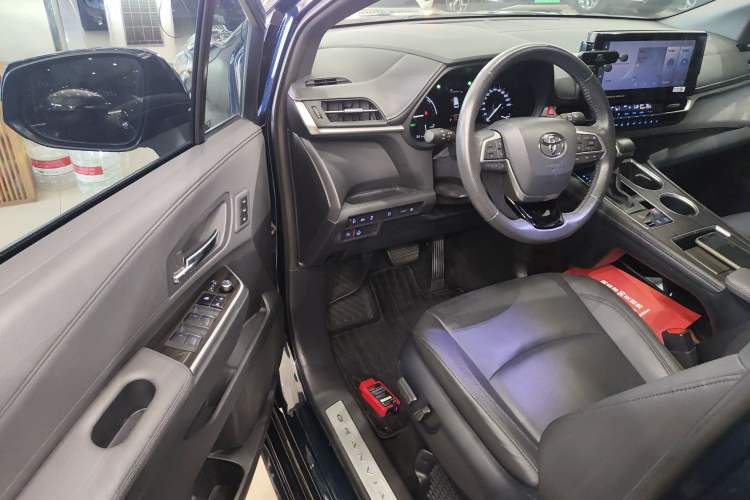 Used Toyota Granvia 2022 2.5L Hybrid Prestige Edition Driver Seat