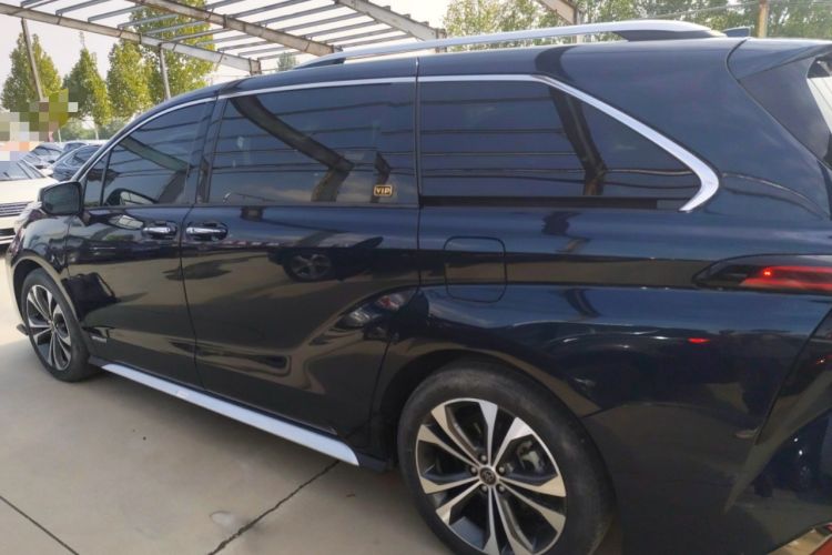 Used Toyota Granvia 2023 2.5L Hybrid Flagship VIP Edition Exterior 4