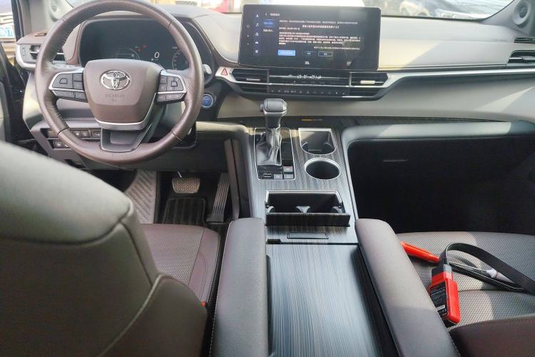 Used Toyota Granvia 2023 2.5L Hybrid Flagship VIP Edition Interior 2