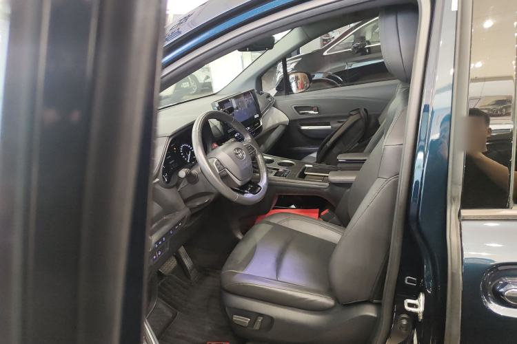 Used Toyota Granvia 2022 2.5L Hybrid Prestige Edition Left Front Seat
