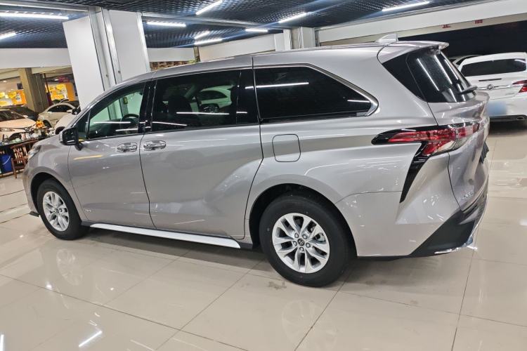 Used Toyota Granvia 2024 2.5L Hybrid Comfort Edition Exterior 3