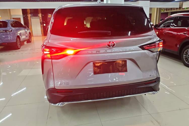Used Toyota Granvia 2024 2.5L Hybrid Comfort Edition Exterior 4