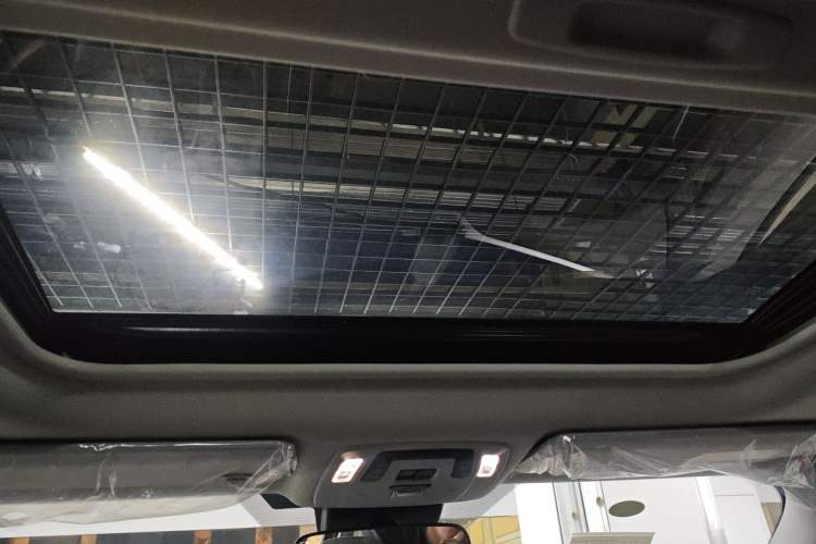Used Toyota Granvia 2024 2.5L Hybrid Comfort Edition Headliner