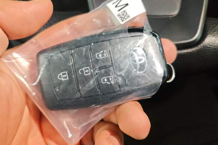Used Toyota Granvia 2024 2.5L Hybrid Comfort Edition Interior 1