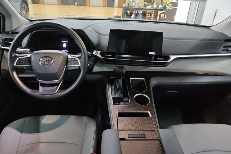Used Toyota Granvia 2024 2.5L Hybrid Comfort Edition Interior 2