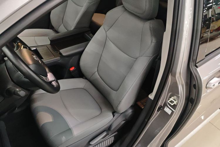 Used Toyota Granvia 2024 2.5L Hybrid Comfort Edition Left Front Seat