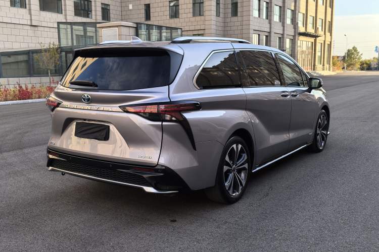 Used Toyota Granvia 2022 2.5L Hybrid Prestige Edition Exterior 5